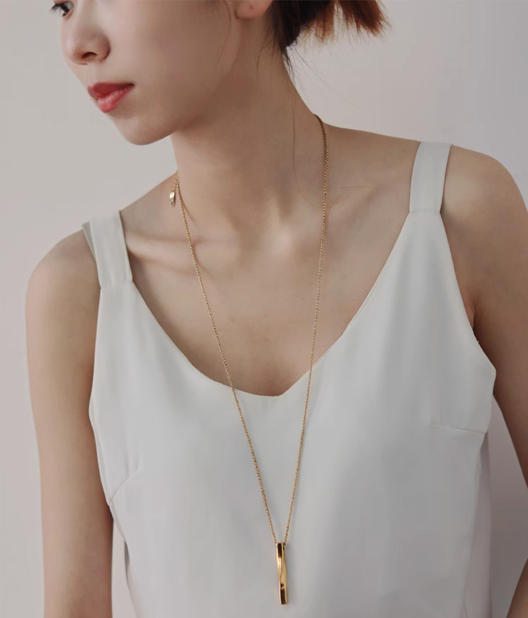 Exclusive high-end heavy industry polishing original design integrated molding S-shaped curve shape long necklace versatile sweater chain